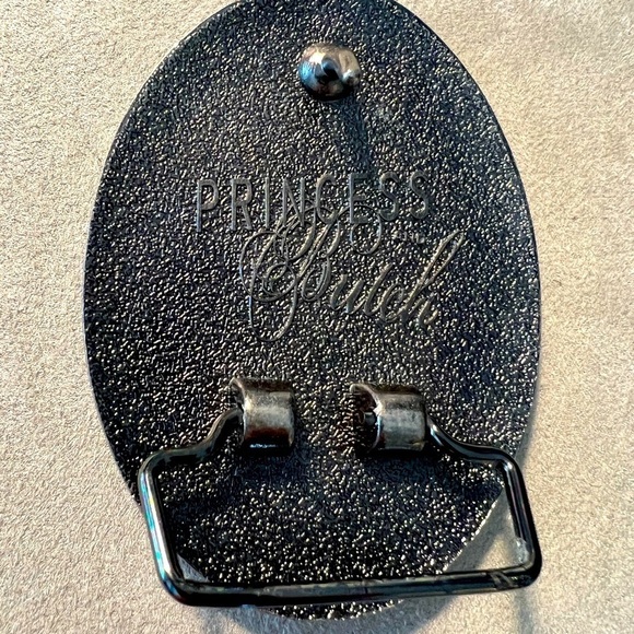 Belt Buckle Princess and Butch - Picture 3 of 3